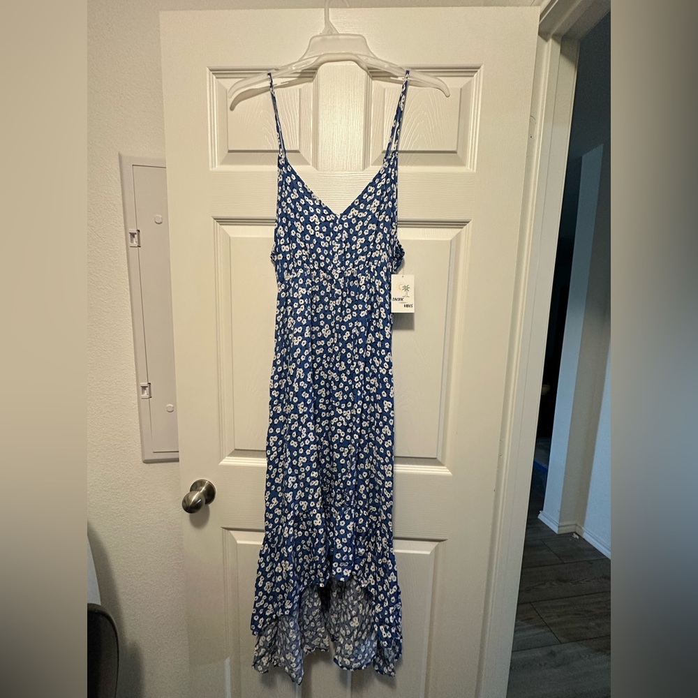 Pacific Vibes Dress Summer Beachy Floral Size, XL,NWT. Blue White.